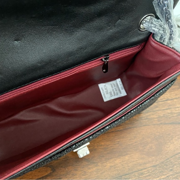 Black Leather Caviar Quilted Chevron Medium Flap Bag Chain Crossbody Shoulder C5 - Picture 9 of 13